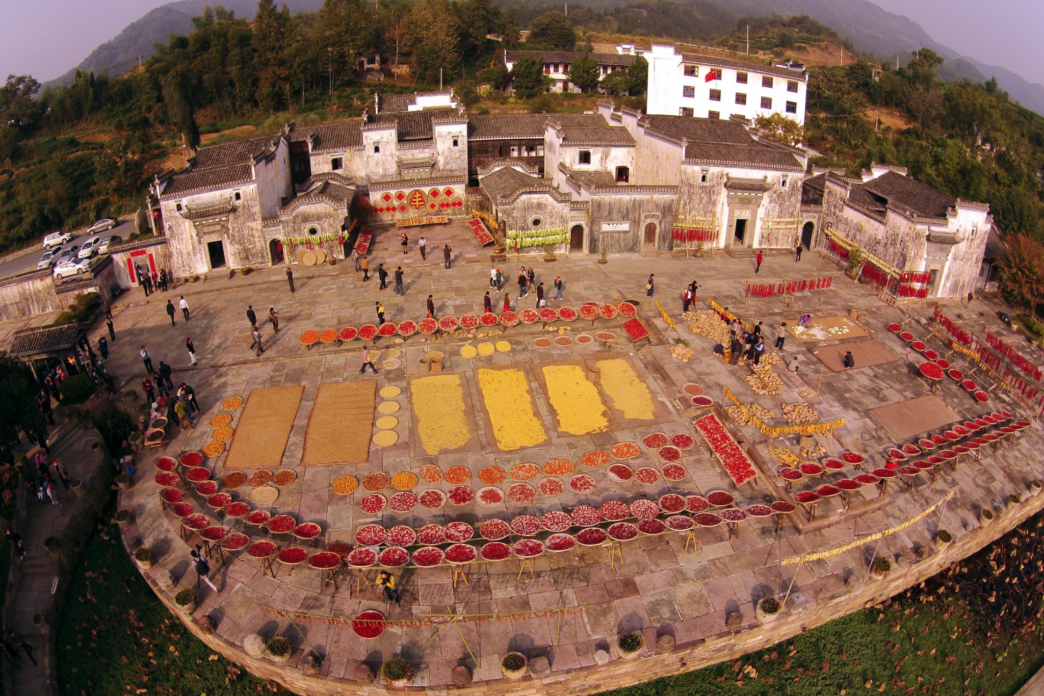 ����������ɽ��վ���ļ����ξ�����·�����