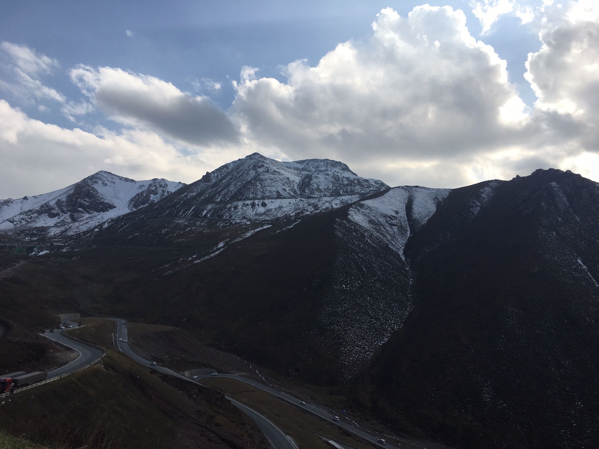 wKgBZ1na6_SAMgOPAAgZ6W_ufEQ19.jpeg?imageView2%2F2%2Fw%2F600%2Fh%2F600%2Fq%2F90