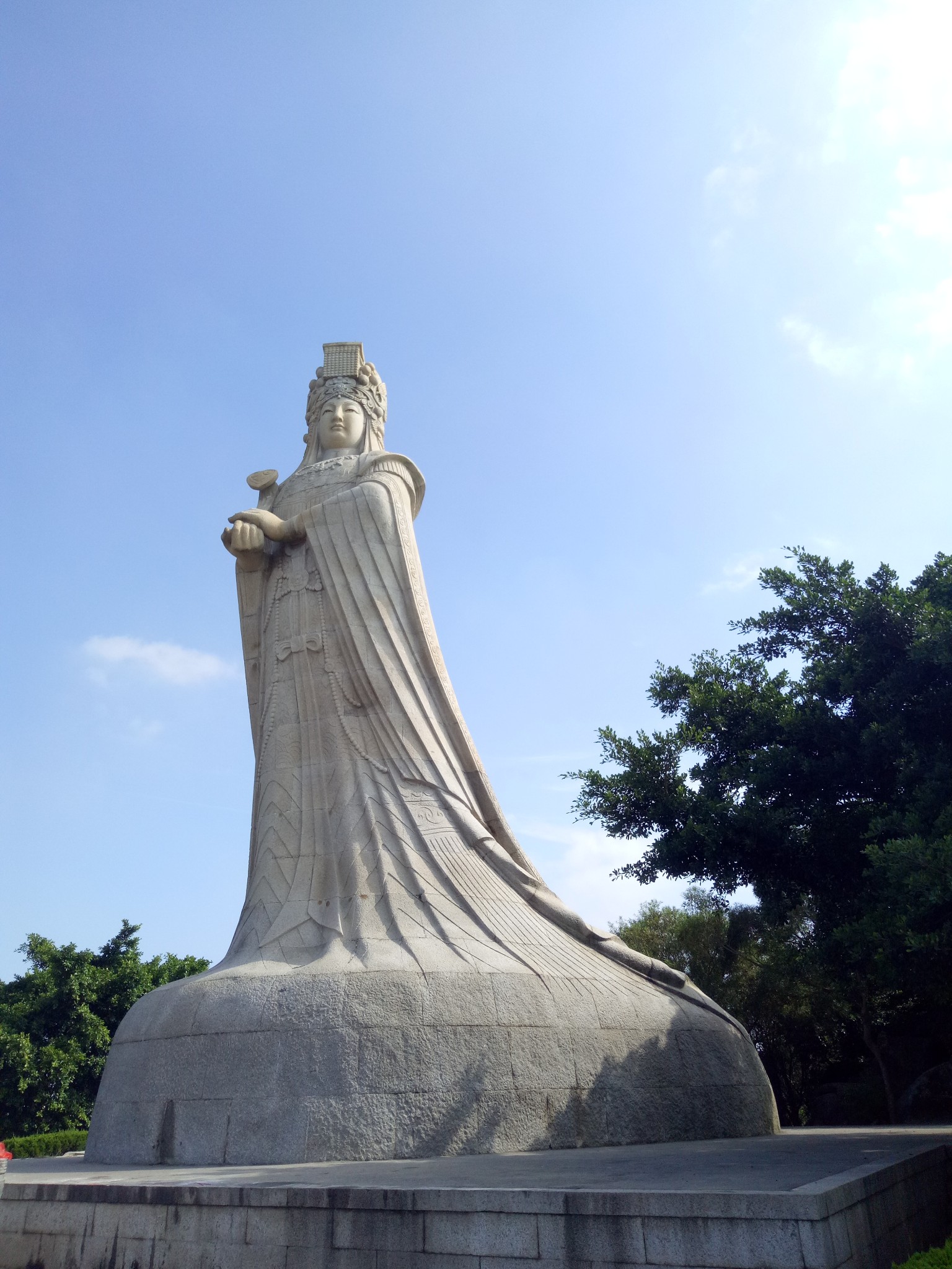 莆田地区是妈祖信仰的发源地,莆田的妈祖庙数以百计,湄洲岛上有近20座