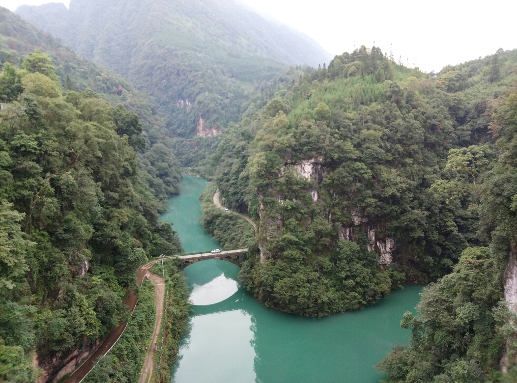 桥索悠悠,峡谷巍巍,绿水清清——我的南宝山之旅