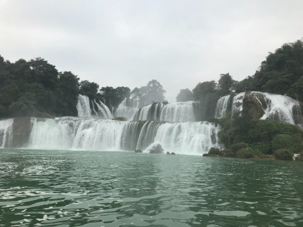 跨国瀑布德天瀑布最新视频 wKgBZ1oCx3-AW98uAA6FCZk4TXU25.jpeg?imageView2%2F2%2Fw%2F600%2Fh%2F600%2Fq%2F90