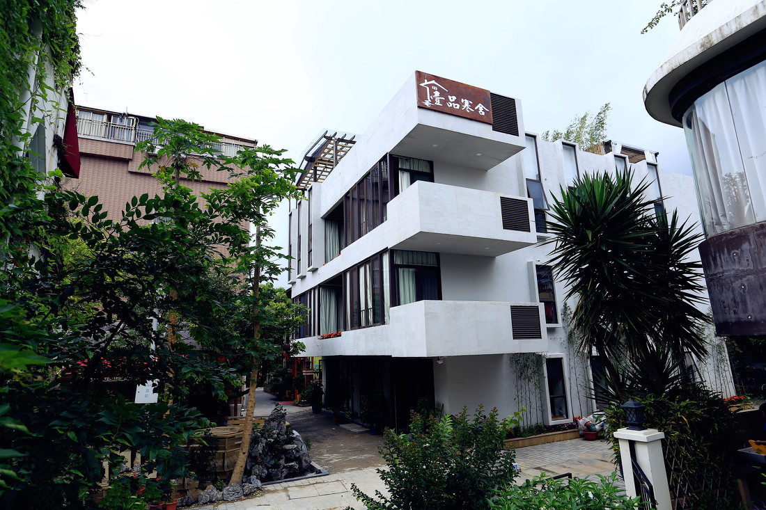 深圳较场尾民宿有没有适合家庭出游住的啊?希望得到些优质的民宿推荐