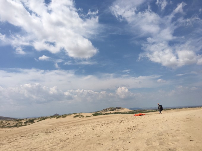 玉龙沙湖滑翔.骆驼.划沙.美食,赤峰旅游攻略