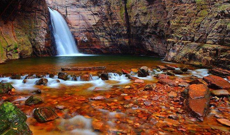 龙潭峡是国家5a级景区,隶属洛阳黛眉山世界地质公园的核心景区,是一