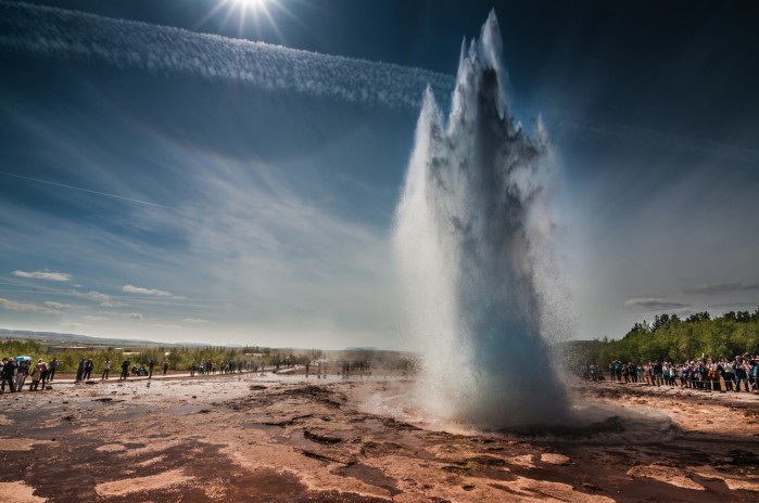 冰岛极光最佳时期 wKgBZ1luOTOAHqZ0ABw61A8gYWg62.jpeg?imageView2%2F2%2Fw%2F700%2Fh%2F464%2Fq%2F90%7Cwatermark%2F1%2Fimage%2FaHR0cDovL3AzLXEubWFmZW5nd28ubmV0L3M4L00wMC82Mi82MC93S2dCcFZodUN3NkFKR1MxQUFBSk5QeGl2RTQ2MzEucG5n%2Fgravity%2FSouthEast%2Fdx%2F10%2Fdy%2F11