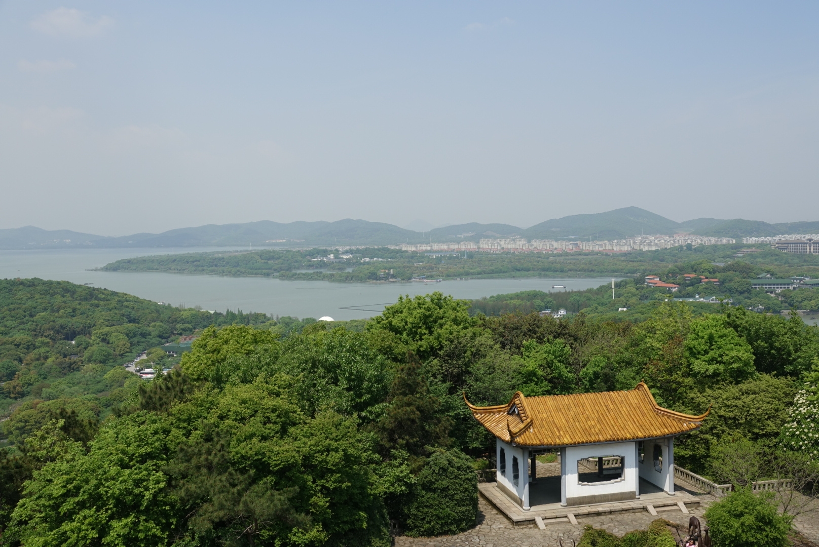 回复游记 2018,登鼋头渚鹿顶山上舒天阁,临风远瞩,鹿顶迎晖,气象万千