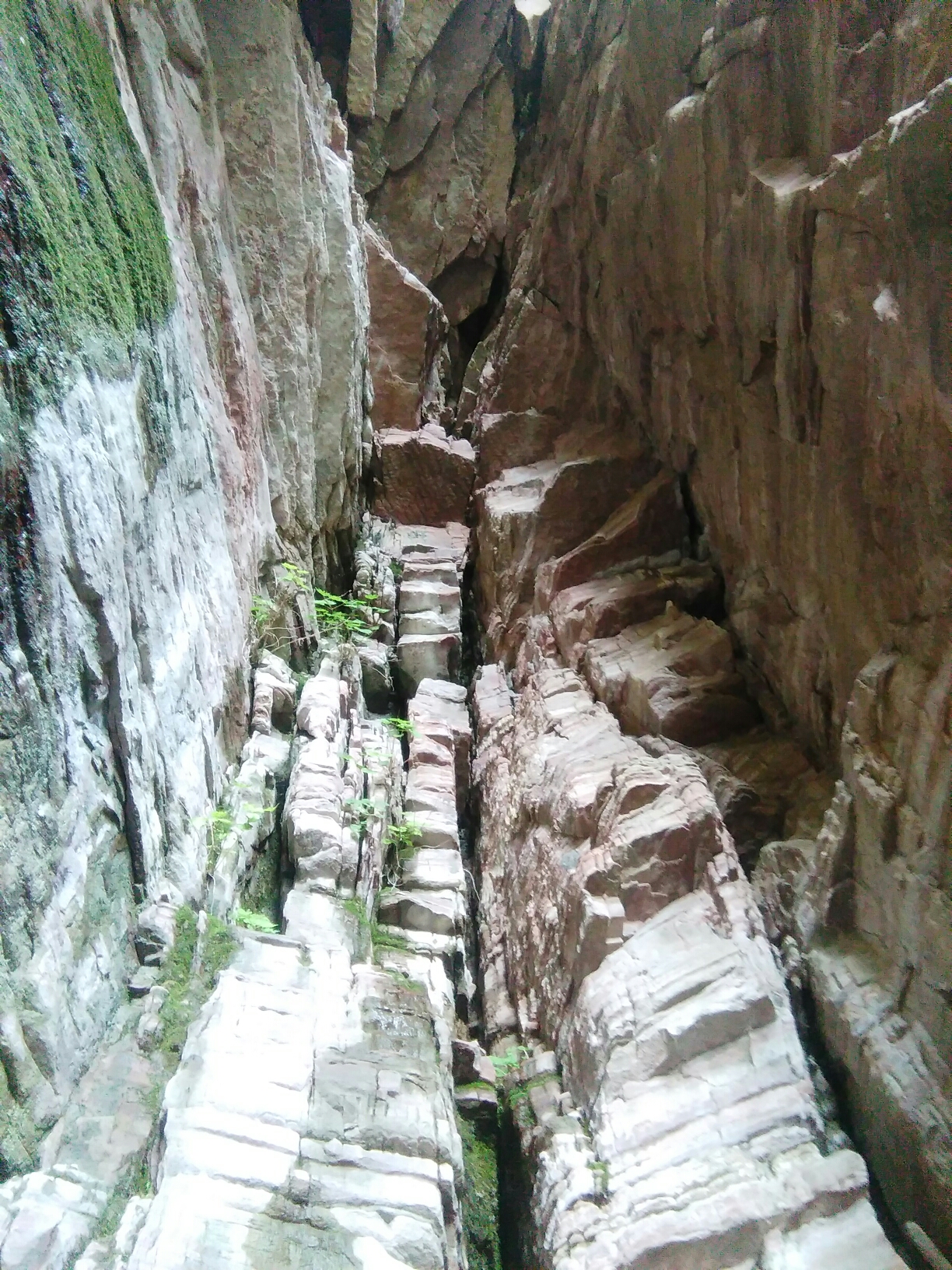 自驾游-石家庄嶂石岩之"纸糊套景区"