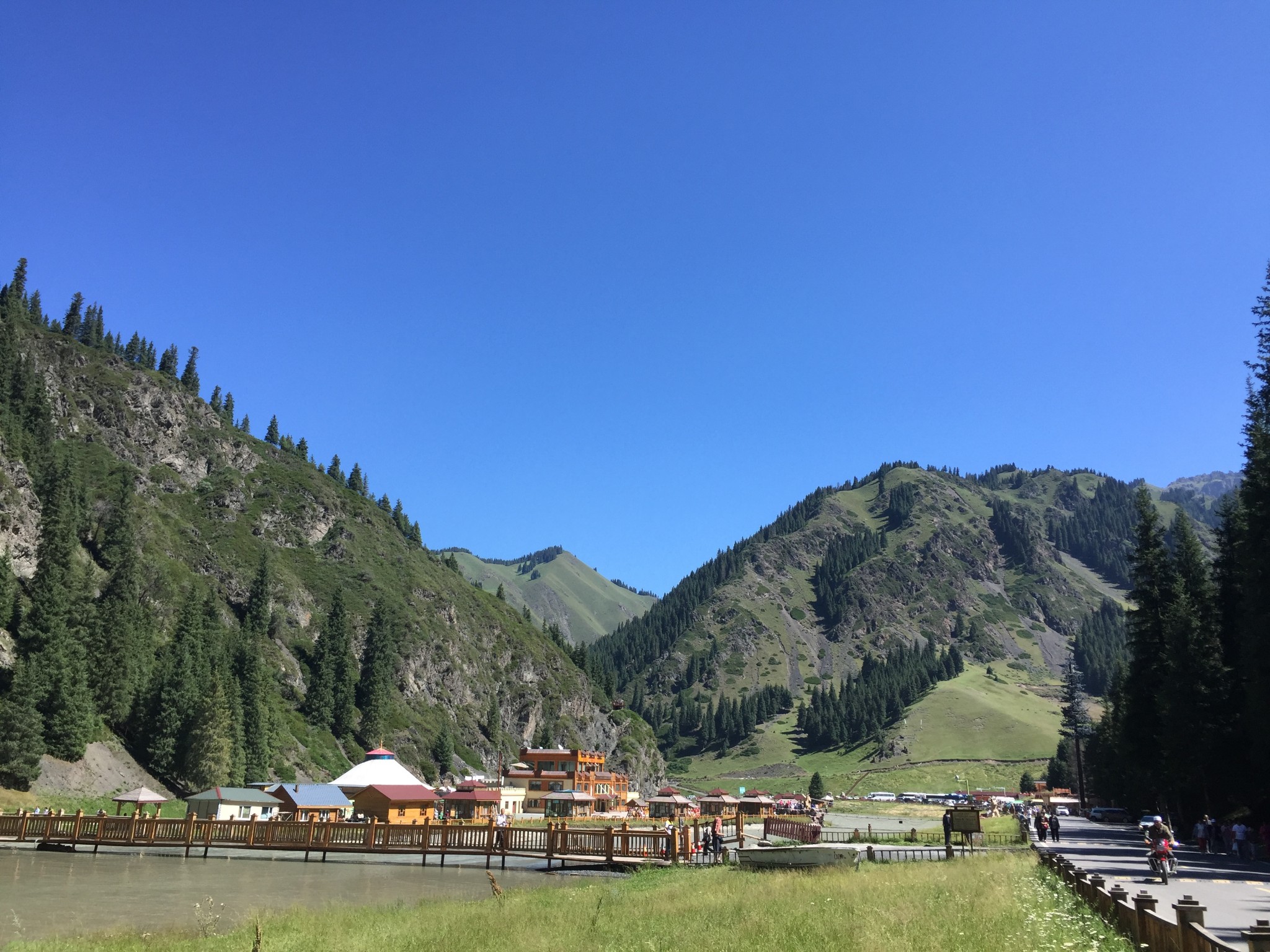 乌鲁木齐南山天山大峡谷