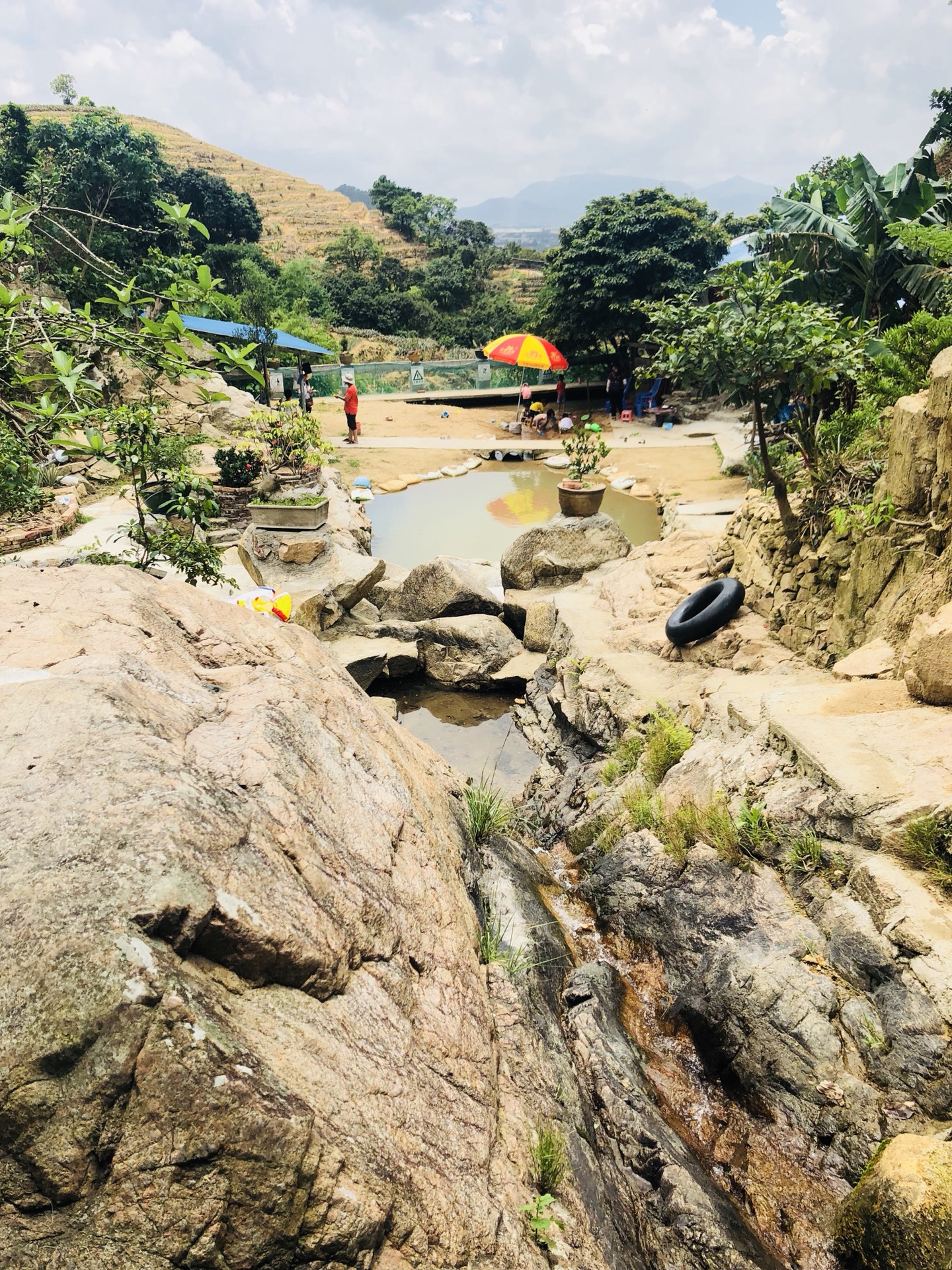 我是一爱玩的孩子,中山神湾摘菠萝,烧烤,爬山,玩水,玩沙,户外,适合