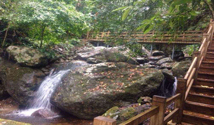 五指山大峡谷漂流