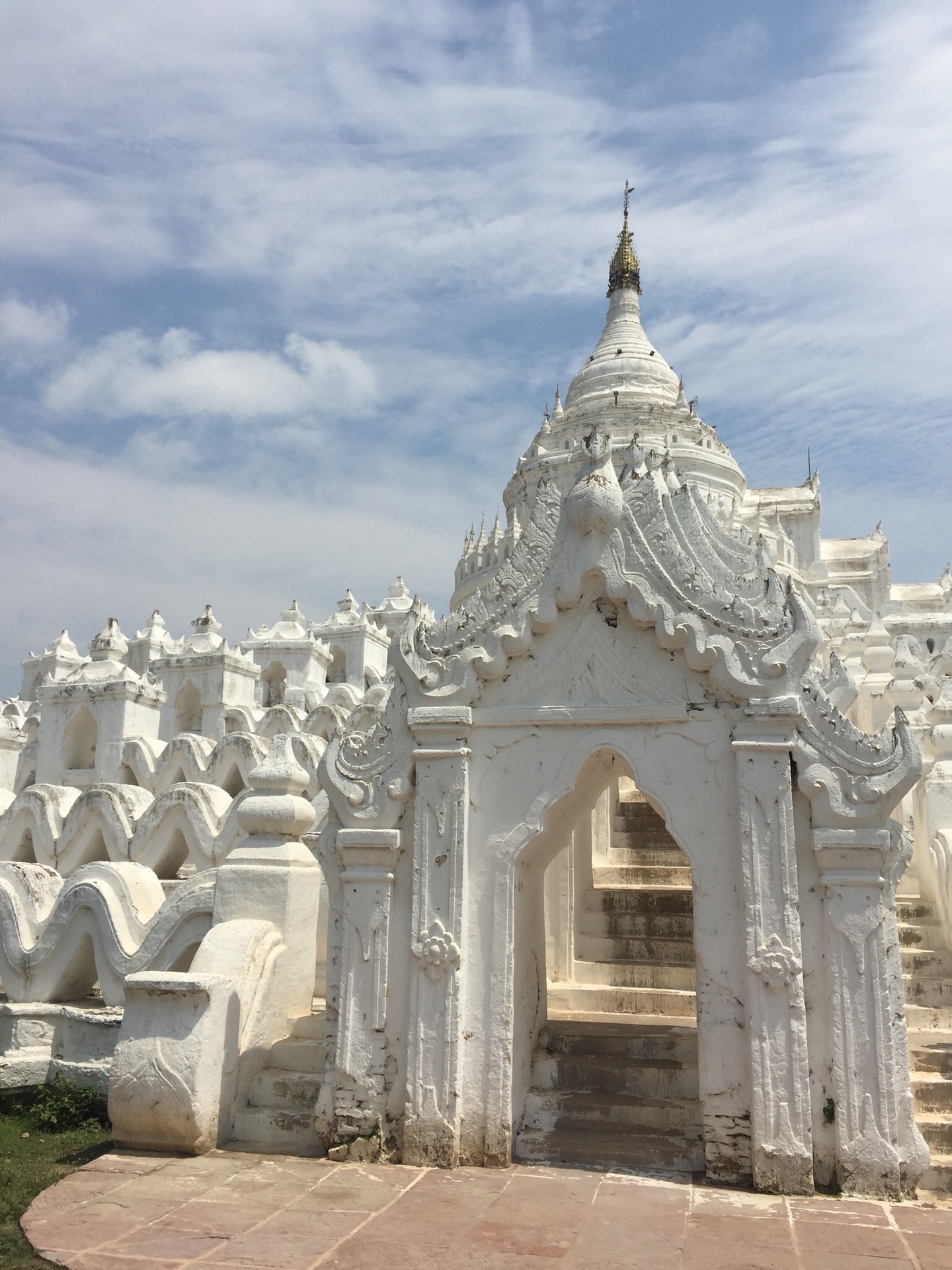 缅甸瓦城曼德勒的敏贡古城,曼德勒旅游攻略 - 马蜂窝