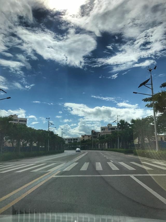 三亚市天涯区经济总量_三亚市天涯区委大门(3)