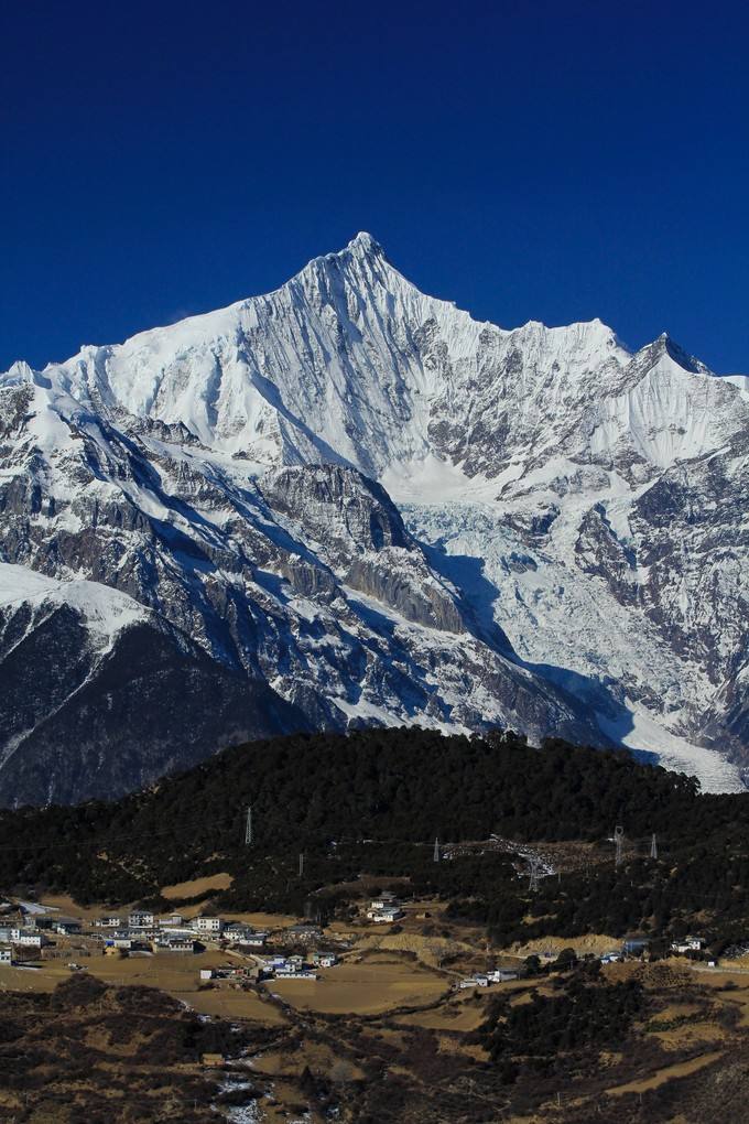 梅里雪山如果想看到下面几个图要到什么地方才能看到