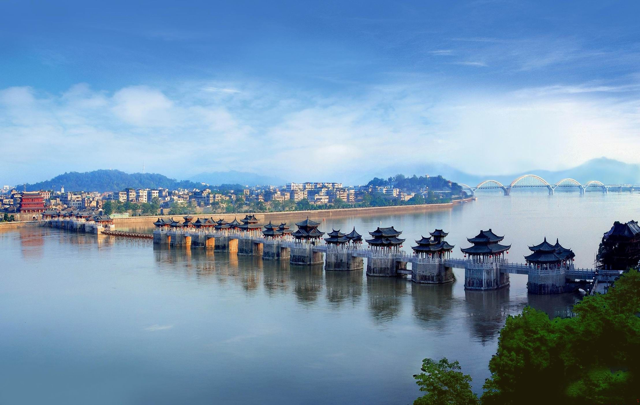   游览明代修建的古城墙,潮州府城