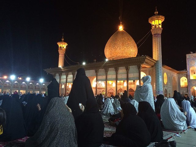 伊朗的灯王之墓真的很棒吗?有什么参观注意事