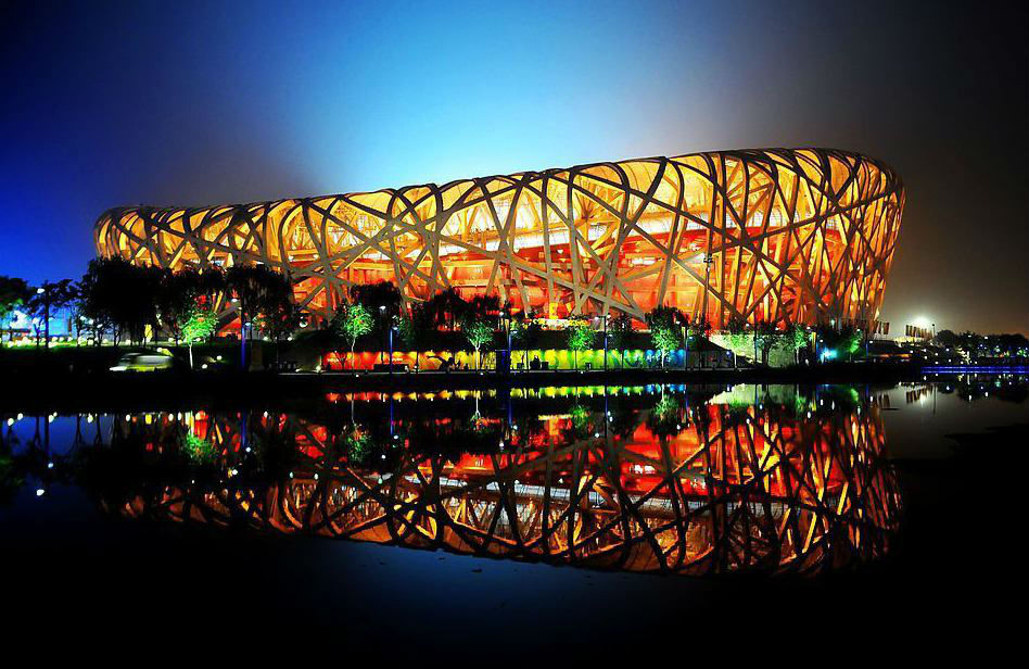 游览【奥林匹克公园】,近距离参观:2008年北京奥运会两大标志性建筑