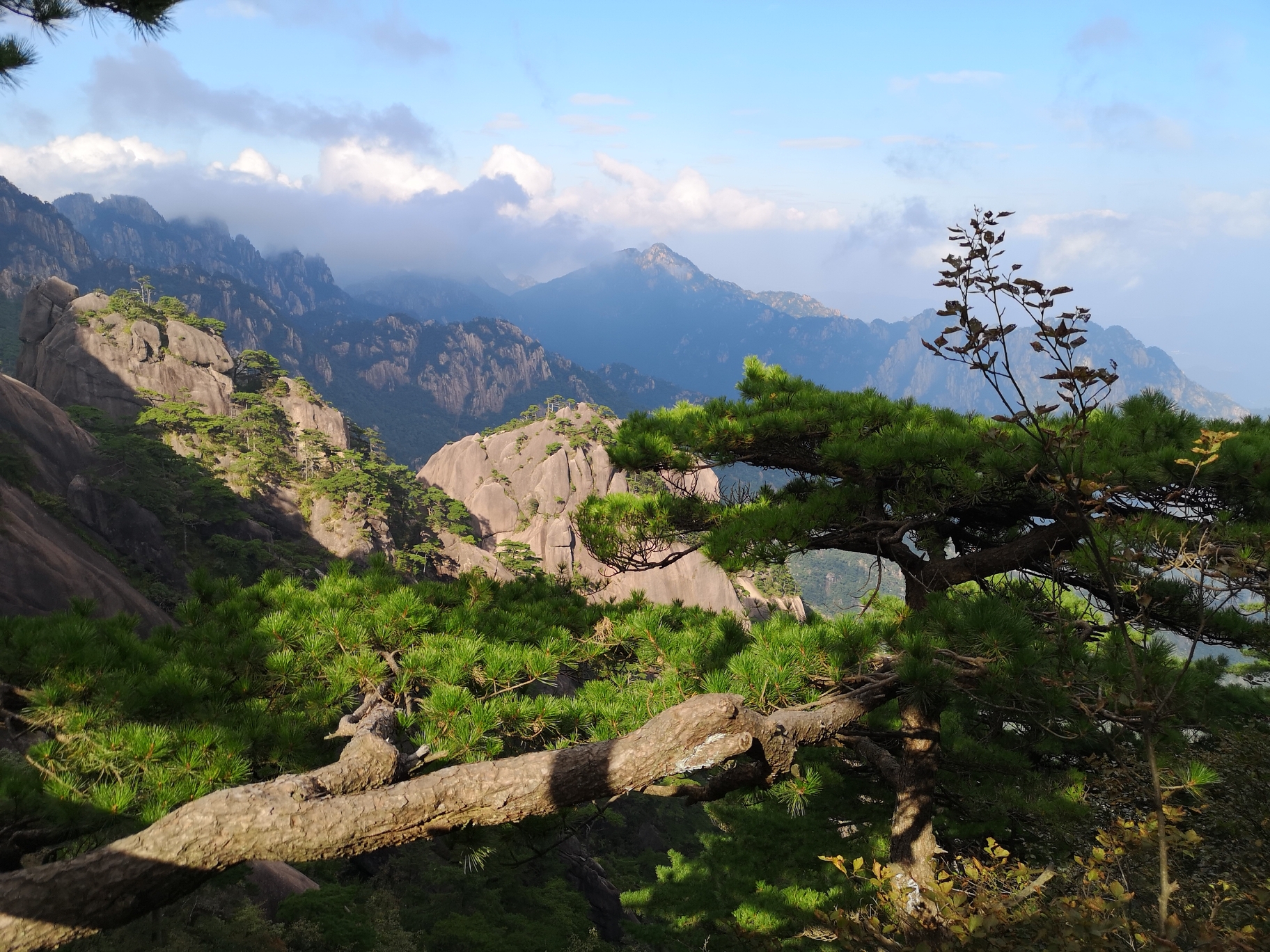 爬黄山需要准备什么，爬黄山需要带什么，爬黄山需要多长时间