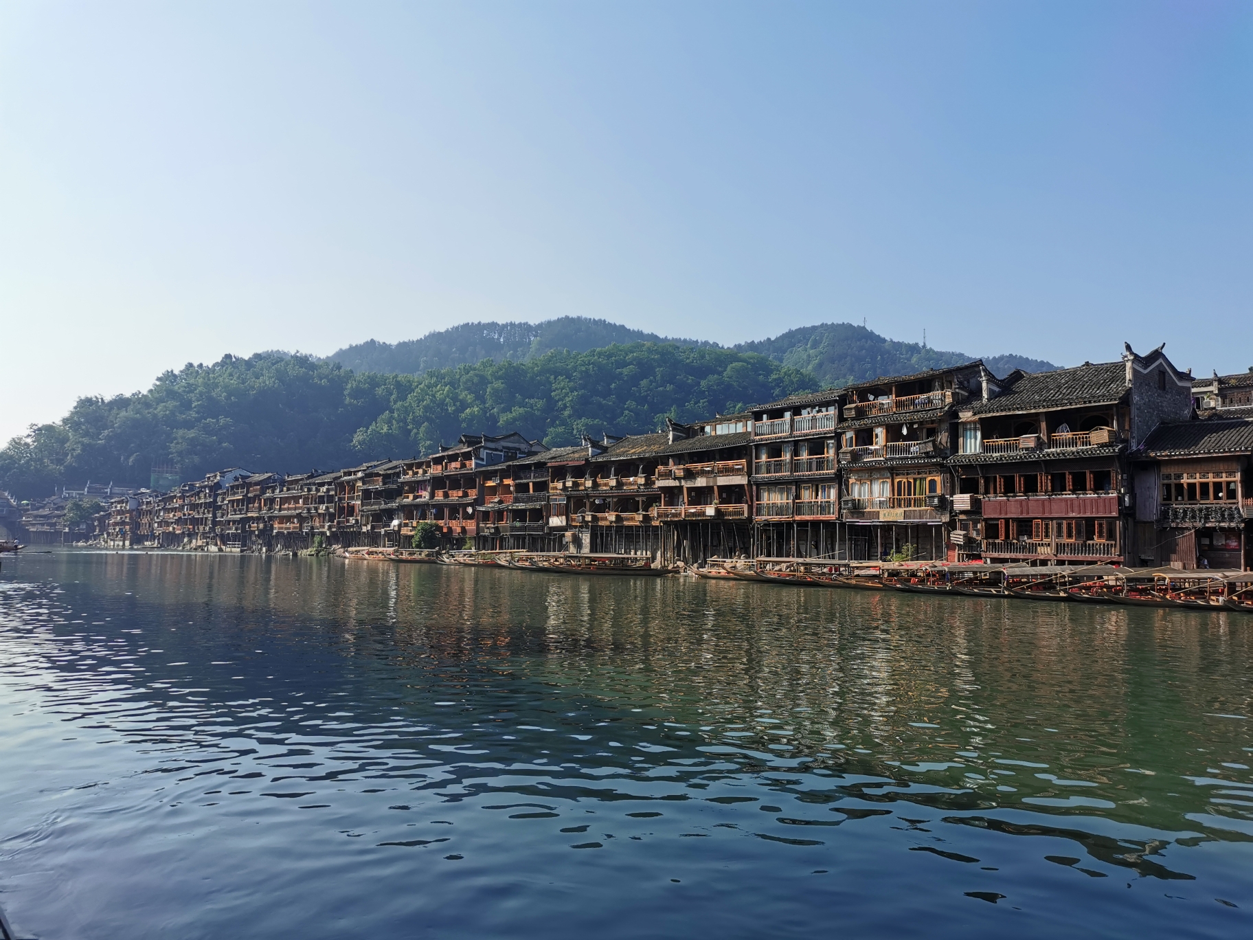 湘西自治州有多少人口_湘西自治州有多少个市(2)