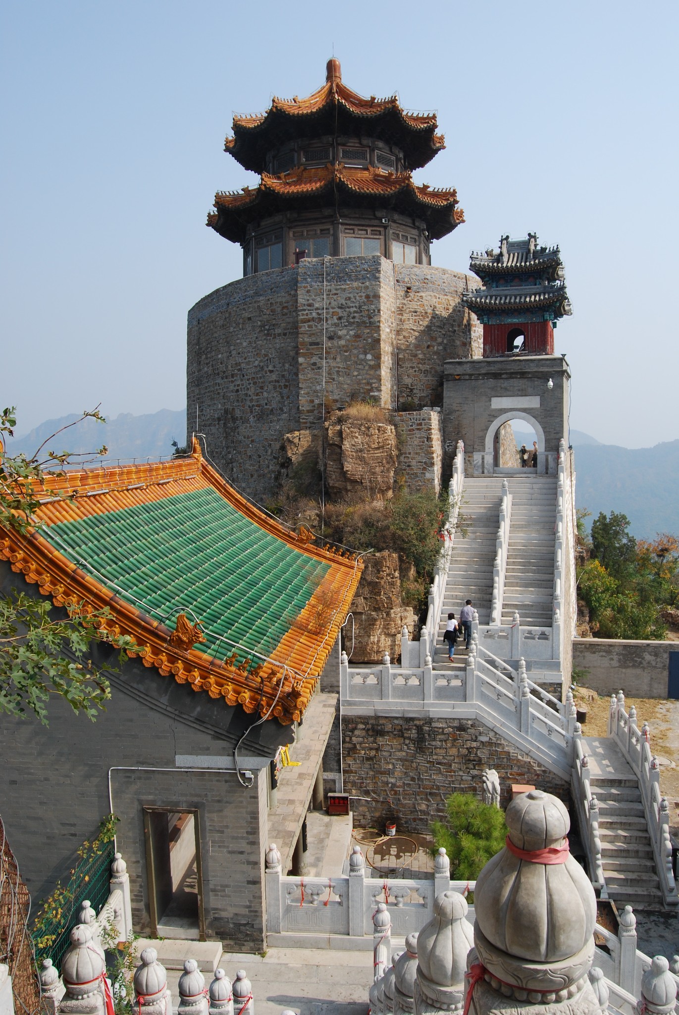 北京市旅游 平谷旅游攻略 丫髻山风景区:登山赏景避暑纳凉 袅袅香火