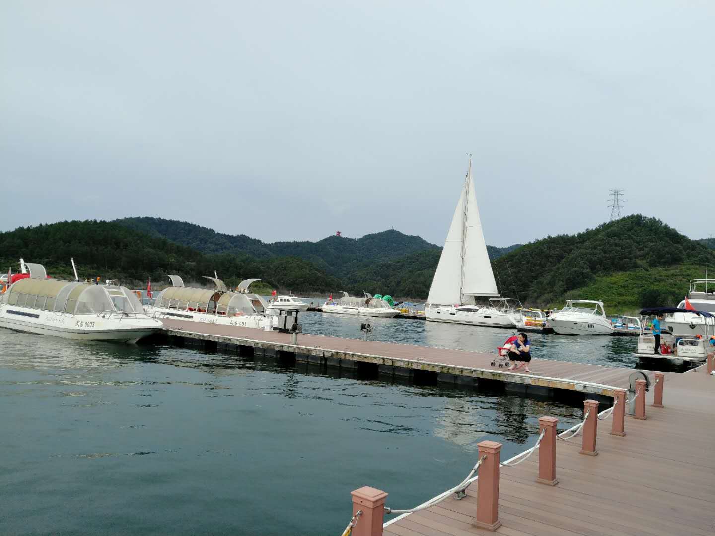 湖北十堰武当太极湖景区游船票(亲子戏水玩乐/特色全鱼宴美食/拖拽伞