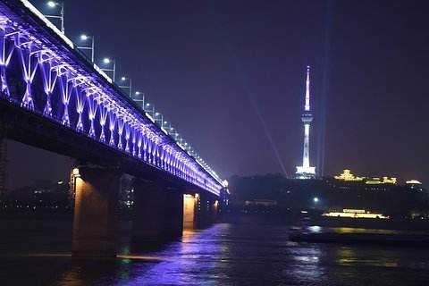 最美大桥夜景 wKgEaVxyomCAWp2xAABHHS7NQs091.jpeg?imageView2%2F2%2Fw%2F600%2Fh%2F600%2Fq%2F90