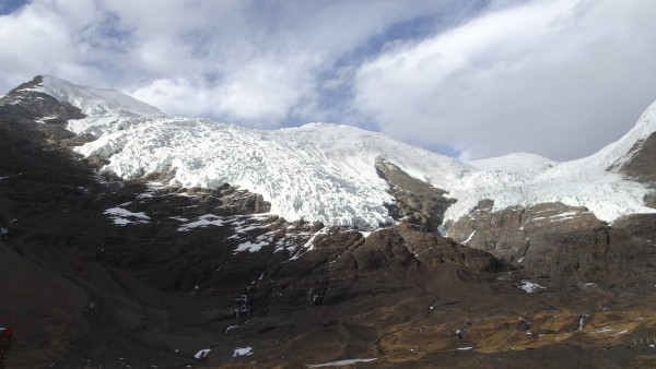 西藏怎么买氧气 wKgEaVxq1HCATeutAAuJL_08ddY18.jpeg?imageView2%2F2%2Fw%2F600%2Fh%2F600%2Fq%2F90