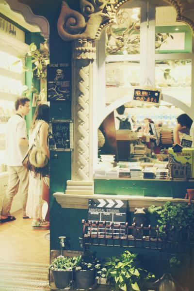 最出名的古董店 wKgBtE-mUwnb3d8UAALSzIbSkM054.jpeg?imageView2%2F2%2Fw%2F600%2Fh%2F600%2Fq%2F90