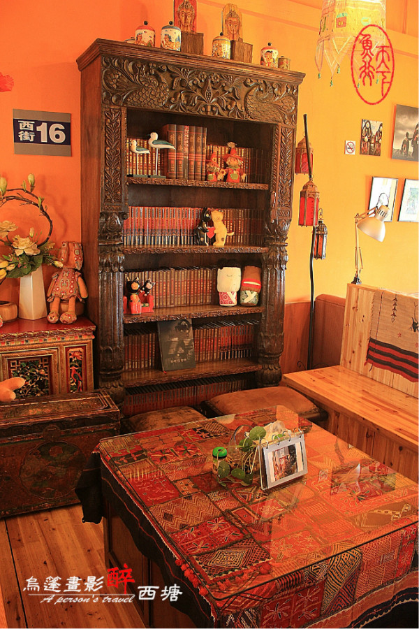 拥挤的房间图片