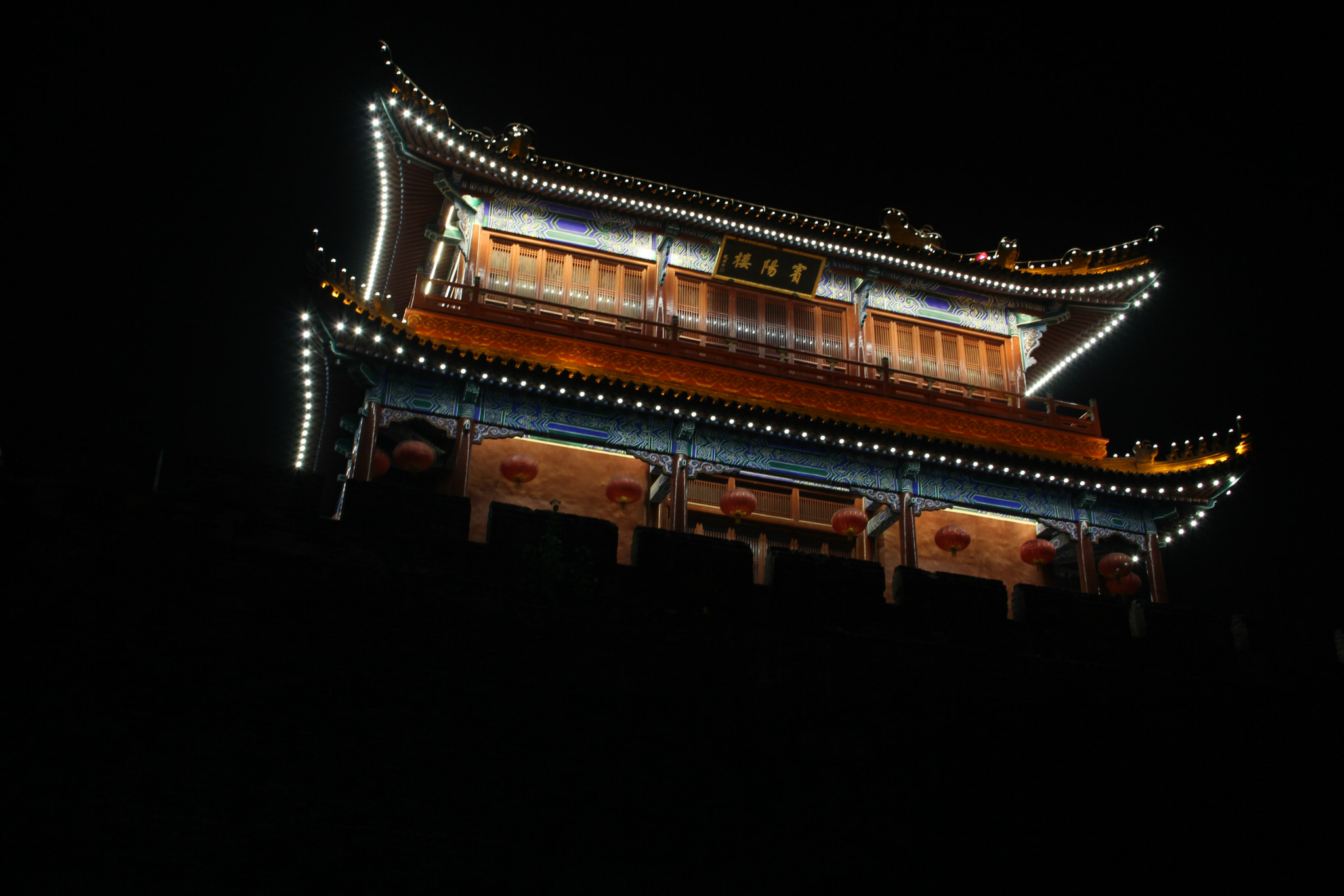 1996年荆州古城墙又被国务院公布为全国重点文物保护单位