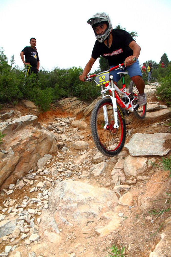 2013pinkbike中国山地车速降联赛(第二站-观佛)