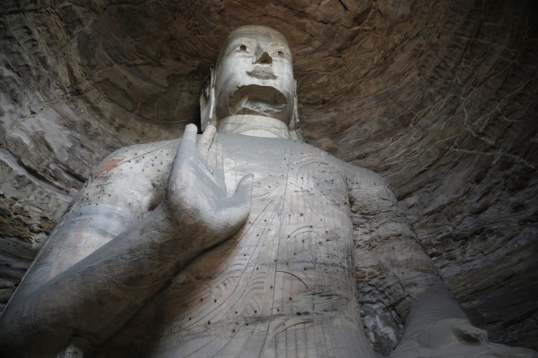 云岗石窟人多 wKgB6lO_nuKAICR3AAk7S-ysFDM44.jpeg?imageView2%2F2%2Fw%2F600%2Fh%2F600%2Fq%2F90