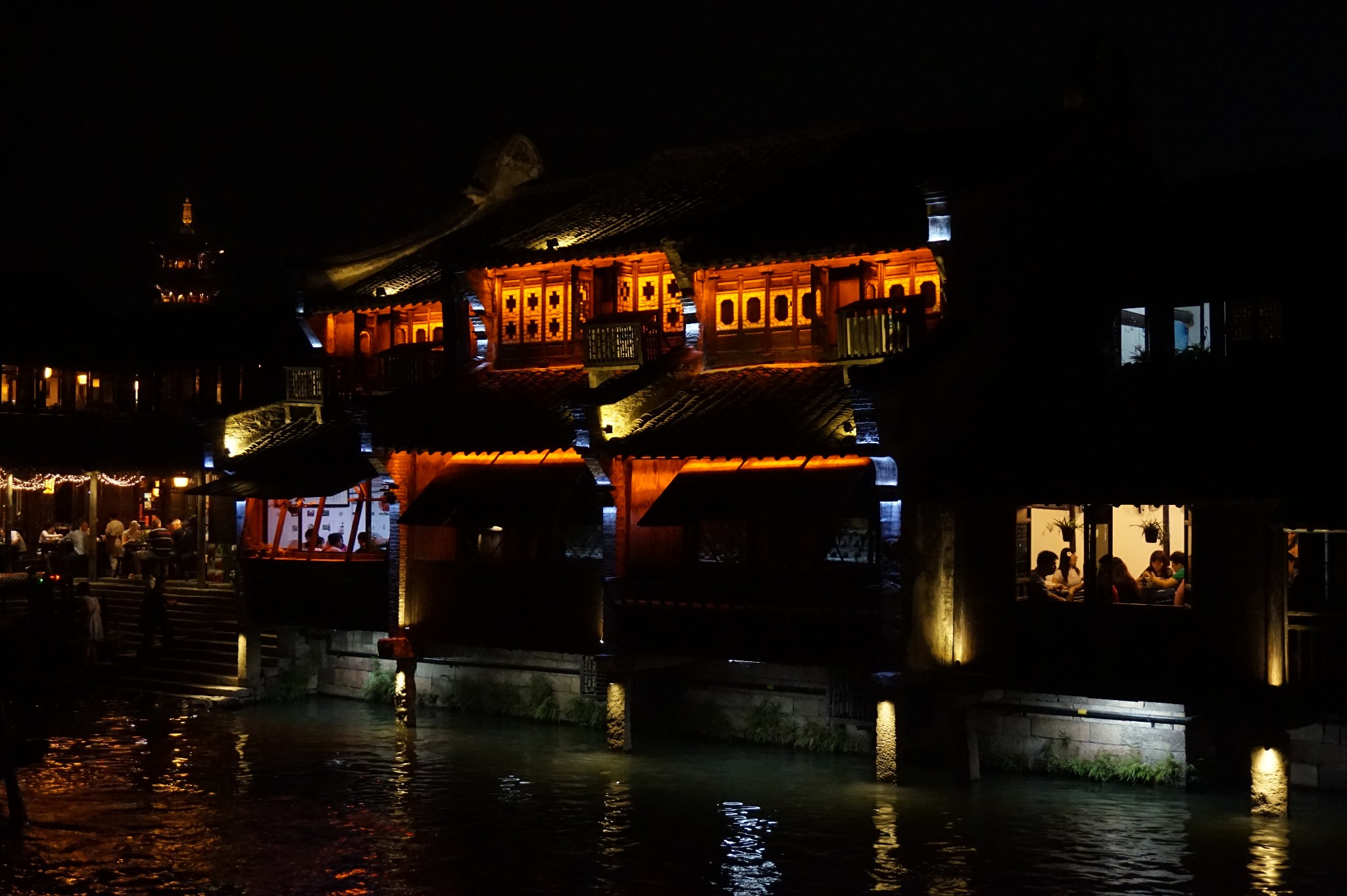乌镇人均消费_乌镇图片风景图片(3)