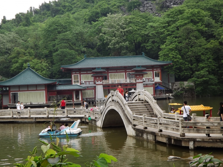 桂林西山公园的西湖风光15.