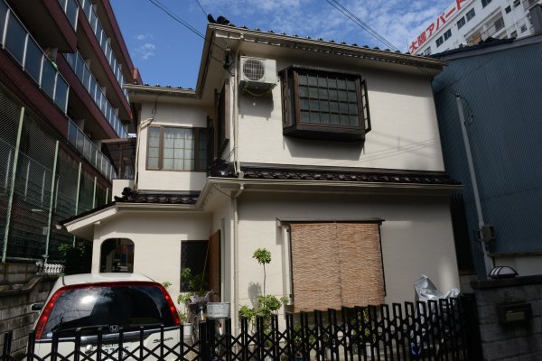 日本东京街道脏乱差 wKgBs1ZmfDaAJmmWAA0ligCGAlU25.jpeg?imageView2%2F2%2Fw%2F600%2Fh%2F600%2Fq%2F90%7Cimageslim