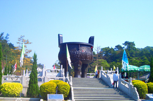 肇庆七星岩 鼎湖山 端砚文化村 崇禧塔 登山祈福 水舞