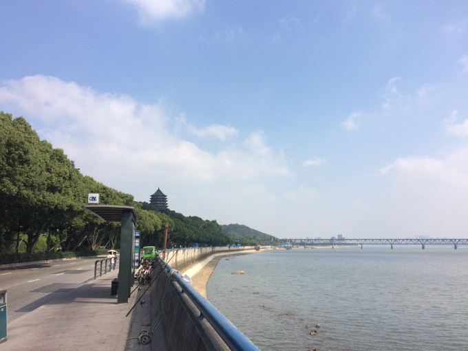 西湖游船值得去吗 wKgBZ1n2bg6AExTiAAfRTLCXhYA04.jpeg?imageView2%2F2%2Fw%2F680%2Fq%2F90%7CimageMogr2%2Fstrip%2Fquality%2F90