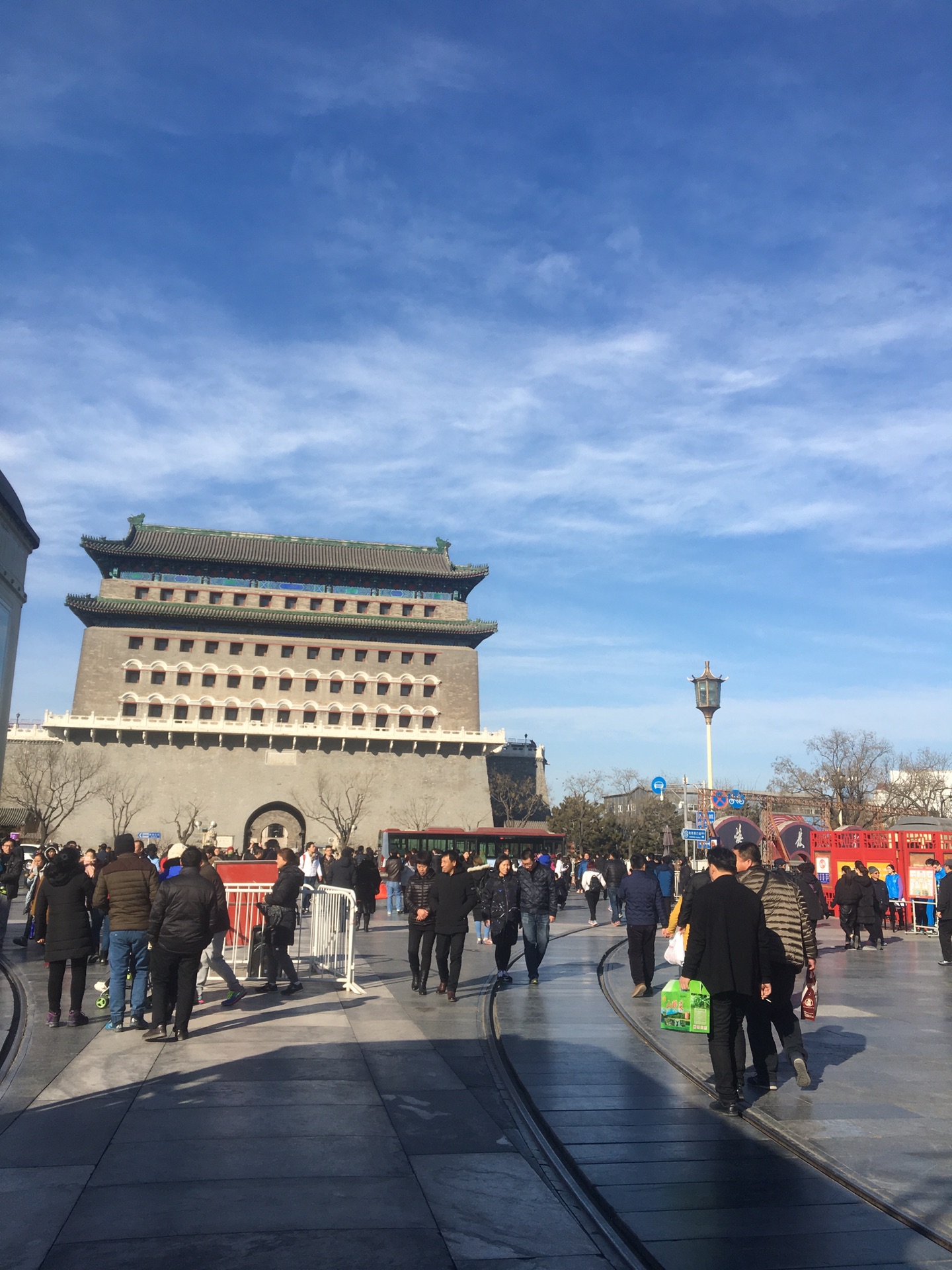 什刹海街道常驻人口_夜晚街道图片(2)