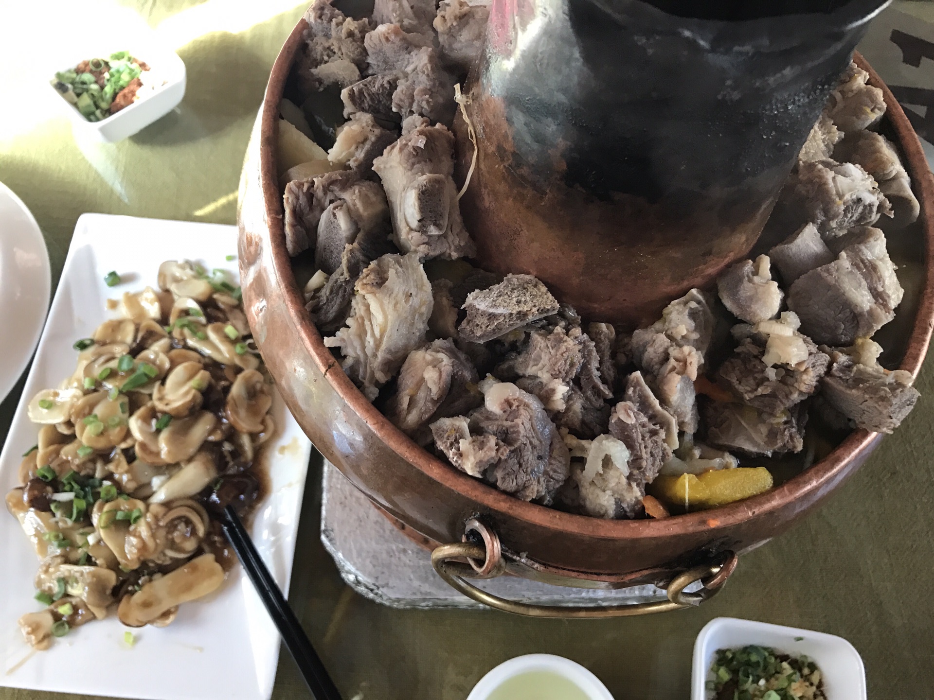 马蜂窝有什么用途和功效 wKgBZ1hzikiACjlcAAphiHjKYs021.jpeg?imageView2%2F2%2Fw%2F680%2Fq%2F90