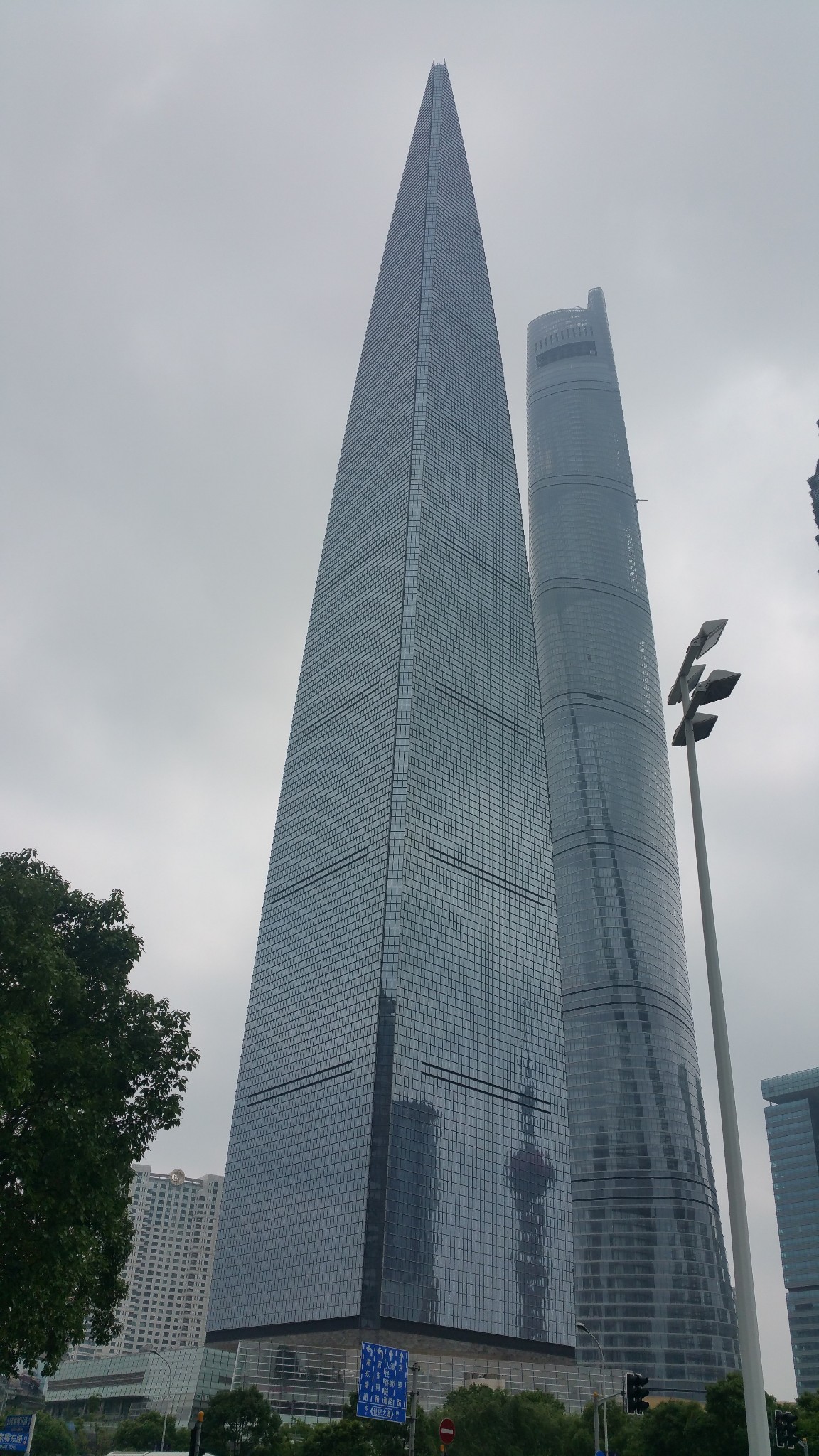 上海和巴黎经济总量_巴黎圣母院图片(3)