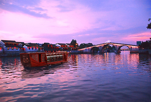 杭州京杭大运河梦幻夜游漕舫船票 运河古筝品质游 运河钱塘江夜游