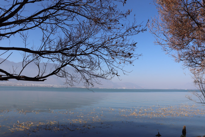 洱海简介和介绍 wKgBEFpEYQGABNQIAA78uipwFpE95.jpeg?imageView2%2F2%2Fw%2F680%2Fq%2F90%7CimageMogr2%2Fstrip%2Fquality%2F90
