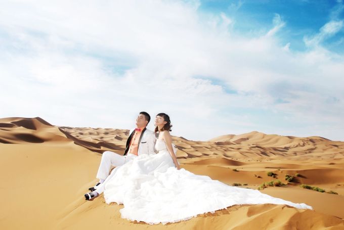 沙漠婚纱图片_沙漠婚纱艺术照(2)