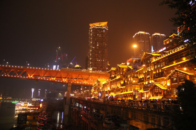 重庆是哪一年火的 wKgBEFqSP_yAE1MvABGkTFIKo9818.jpeg?imageView2%2F2%2Fw%2F680%2Fq%2F90%7CimageMogr2%2Fstrip%2Fquality%2F90