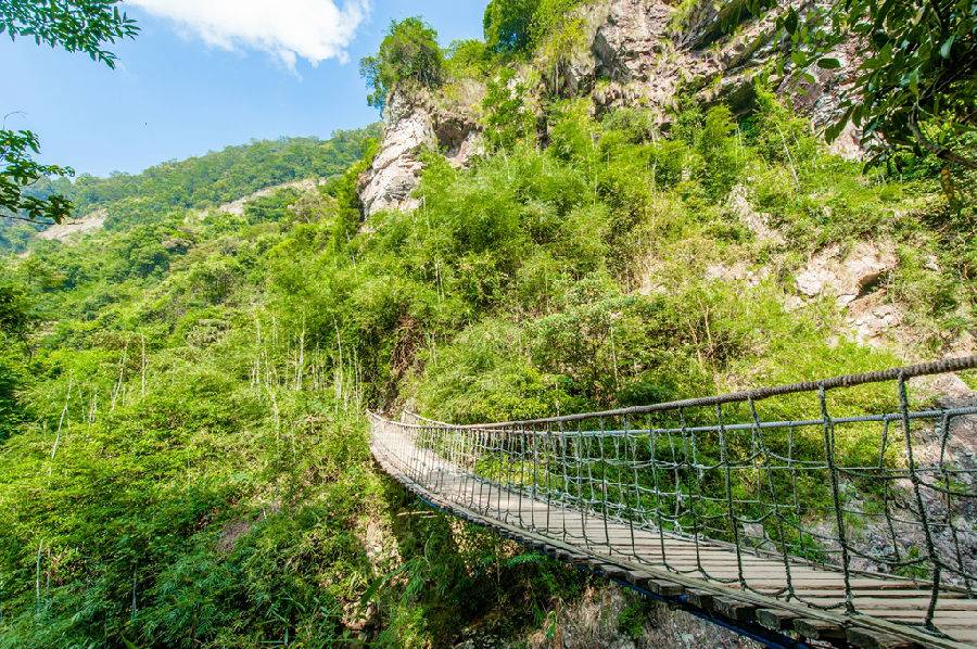 优惠大促 清远英德九州驿站天门沟树上温泉树屋村纯玩2天1夜  2人无限