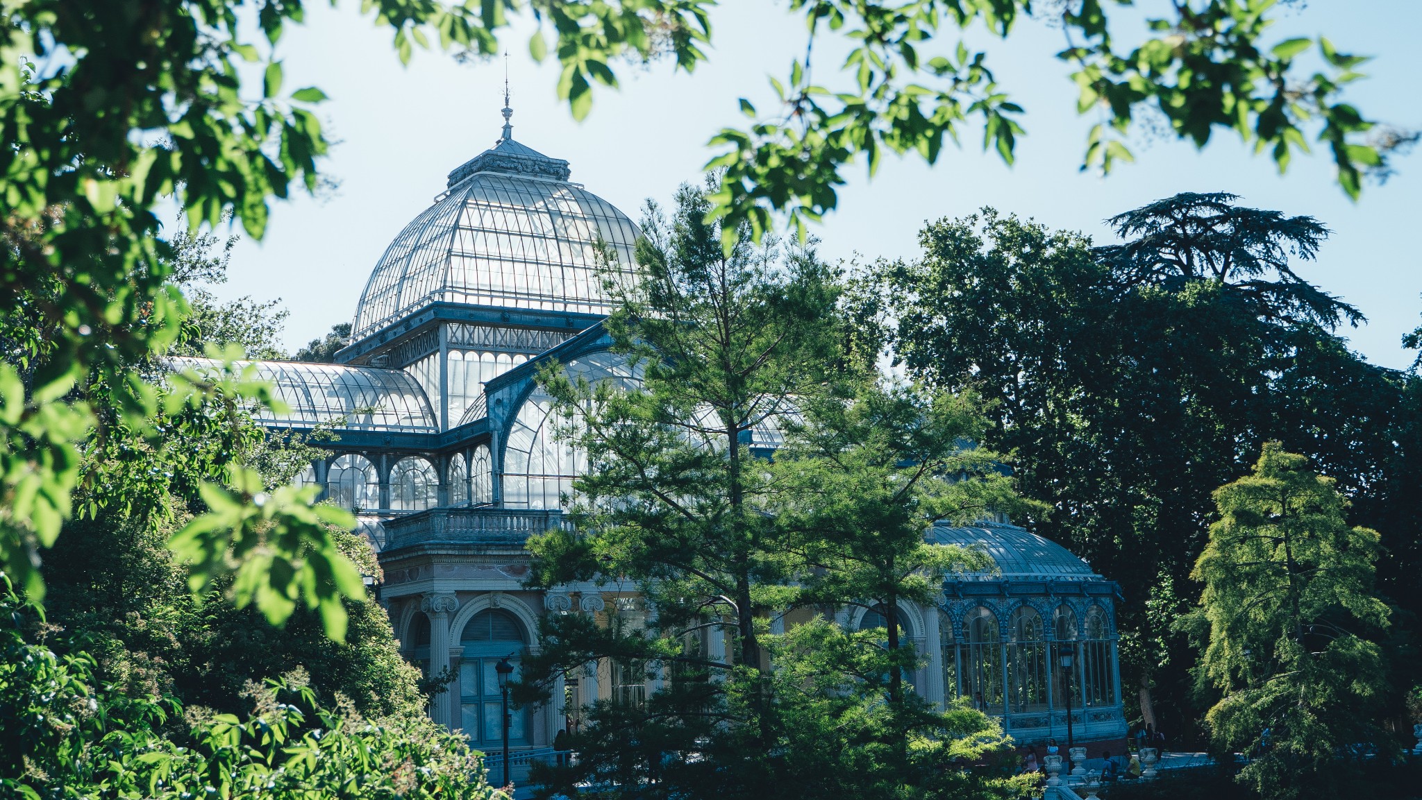 设计师从伦敦海德公园的水晶宫得到灵感,整座建筑于1887年建造完工.