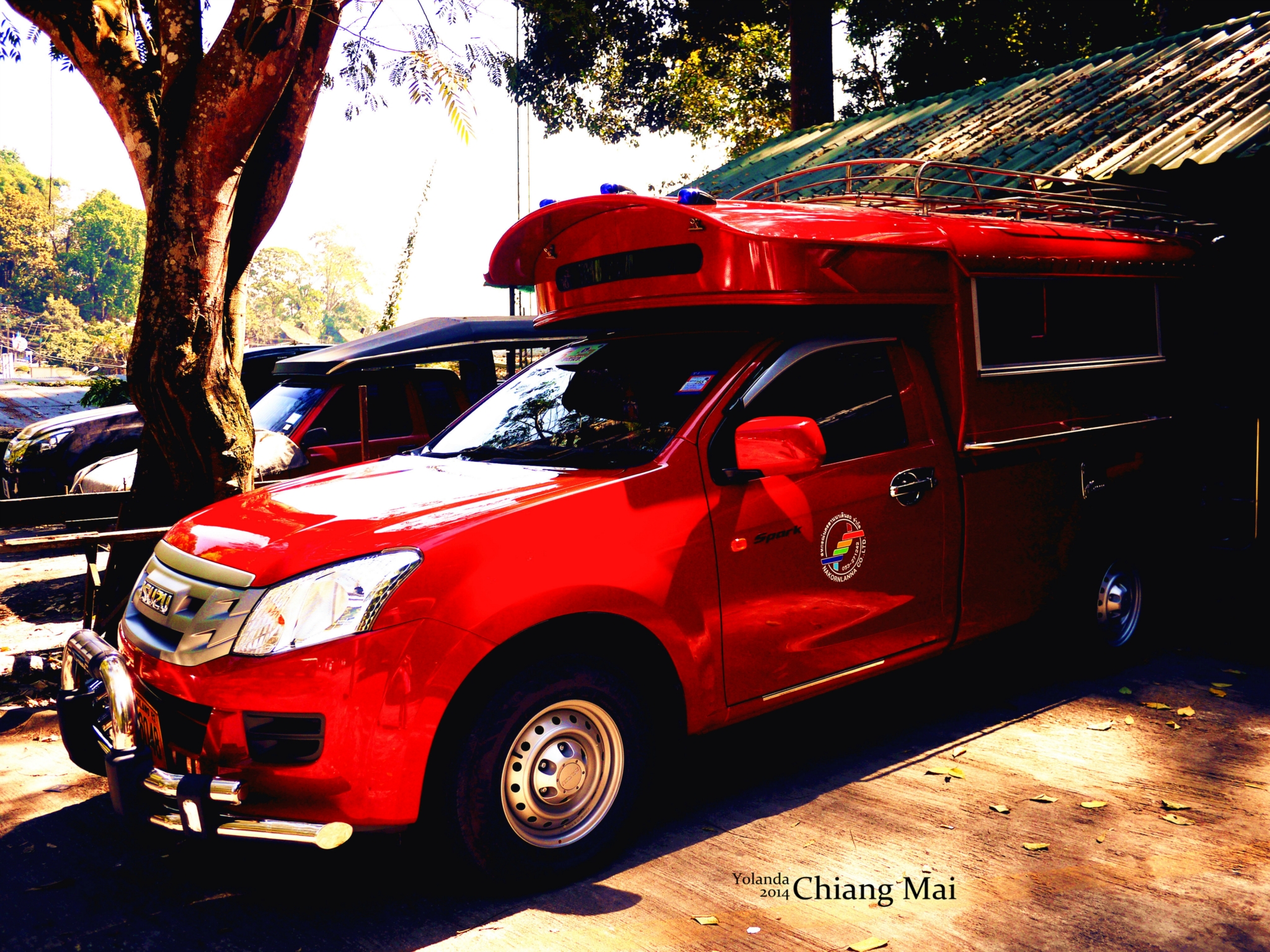 一个人坐车坐船坐凳子猜成语_一个人坐船的图片(3)