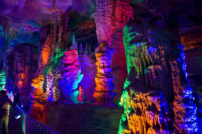 济南出发 泰安啤酒生肖园 泰山地下大裂谷 龙宫纯玩一日游(含午餐)