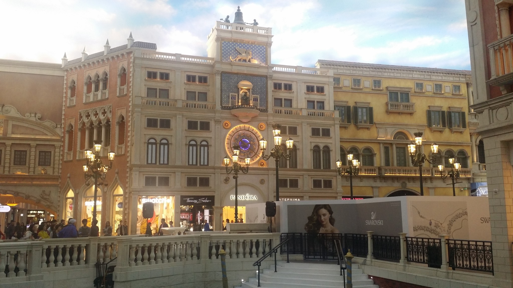 wKgBs1a-mOyAA3ifAAgU-CVErmg49.jpeg?imageView2%2F2%2Fw%2F600%2Fq%2F90